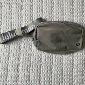 Lululemon Everywhere Belt Bag Wordmark
